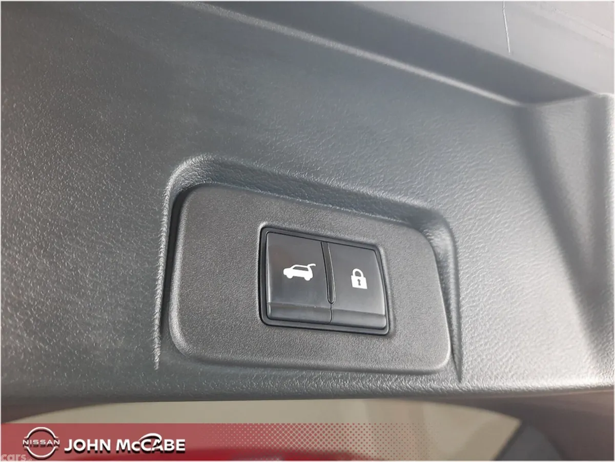 Nissan X-Trail MPV, Petrol Hybrid, 2025, Red