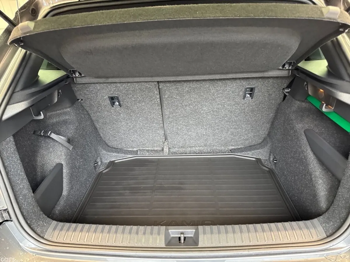 Skoda Kamiq Hatchback, Petrol, 2023, Grey