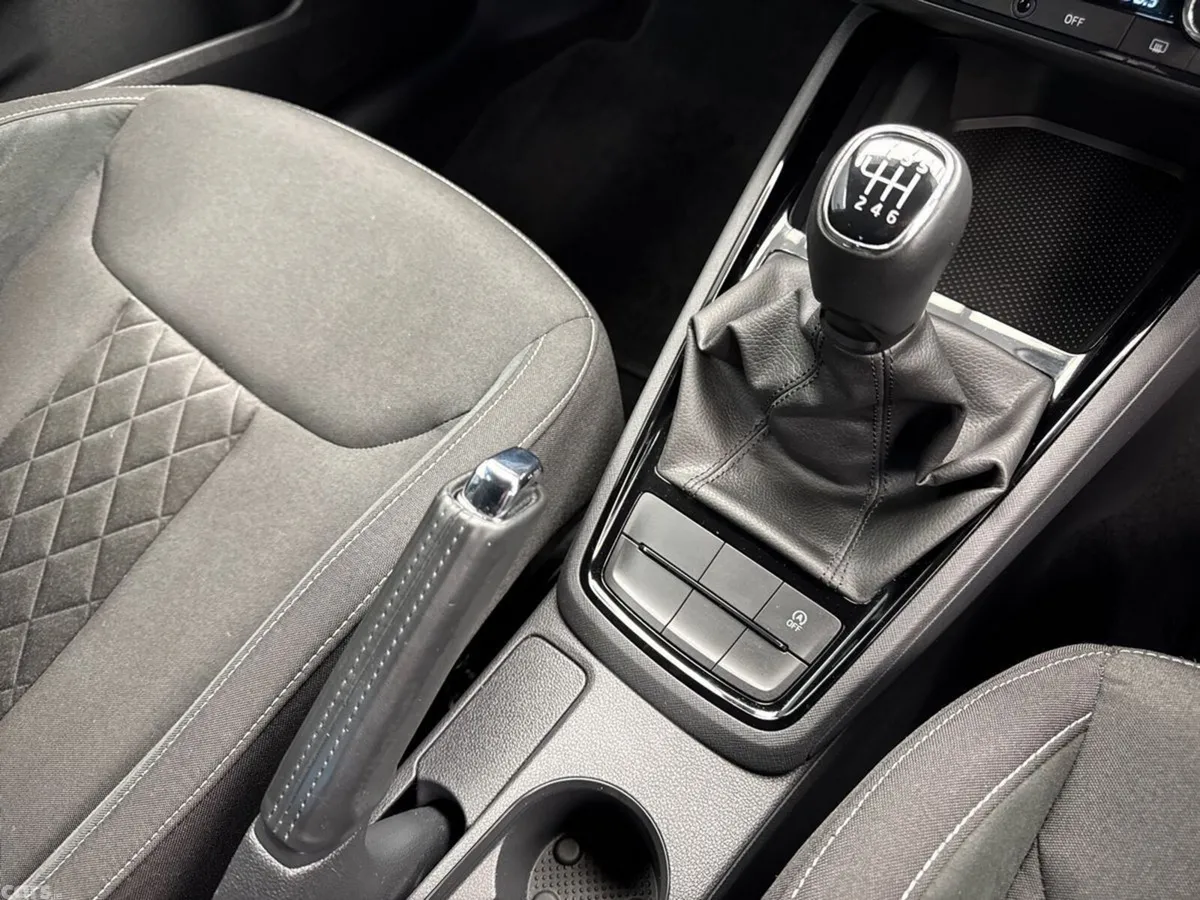 Skoda Kamiq Hatchback, Petrol, 2023, Grey
