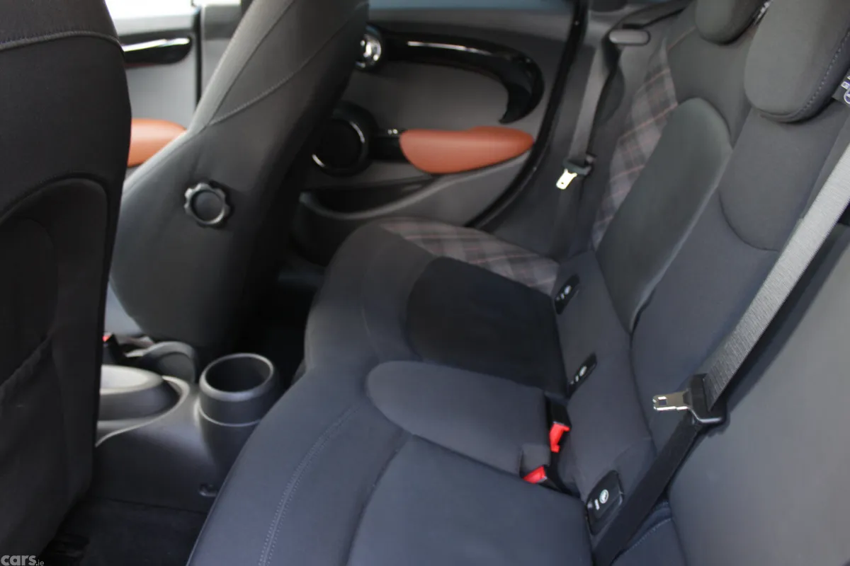 Mini Cooper Hatchback, Diesel, 2016, Black