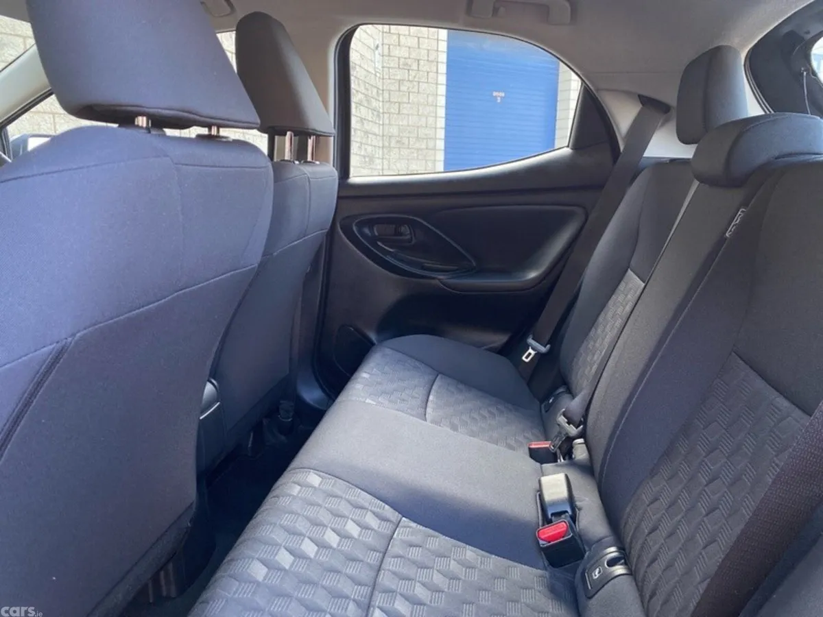 Toyota Yaris Hatchback, Petrol Hybrid, 2024, Grey
