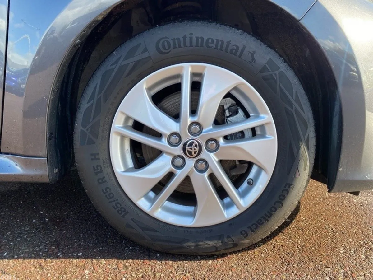 Toyota Yaris Hatchback, Petrol Hybrid, 2024, Grey