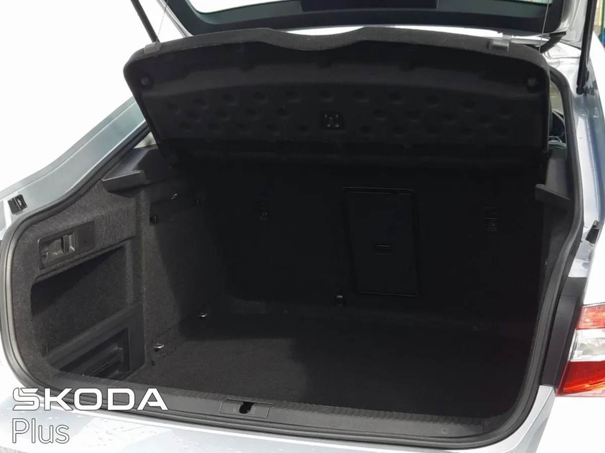 Skoda Superb Saloon, Diesel, 2021, Silver