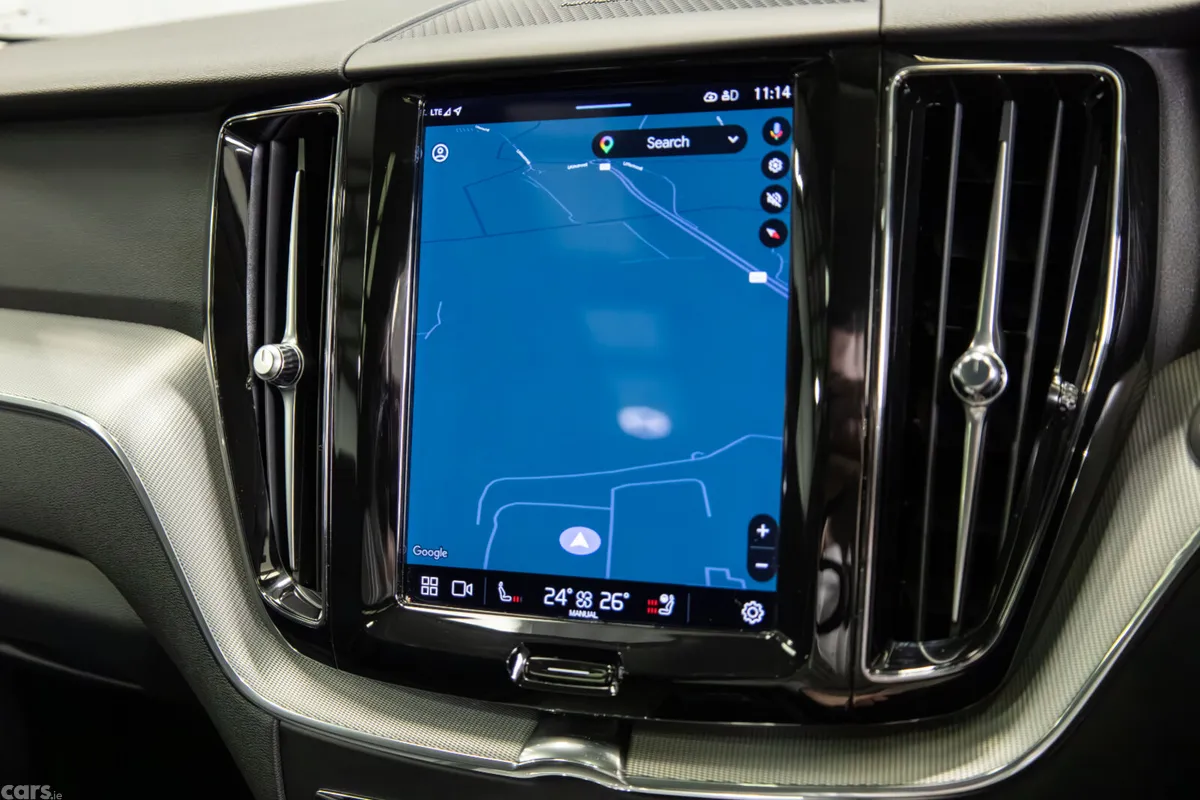 Volvo XC60 SUV, Petrol Plug-in Hybrid, 2024, Blue