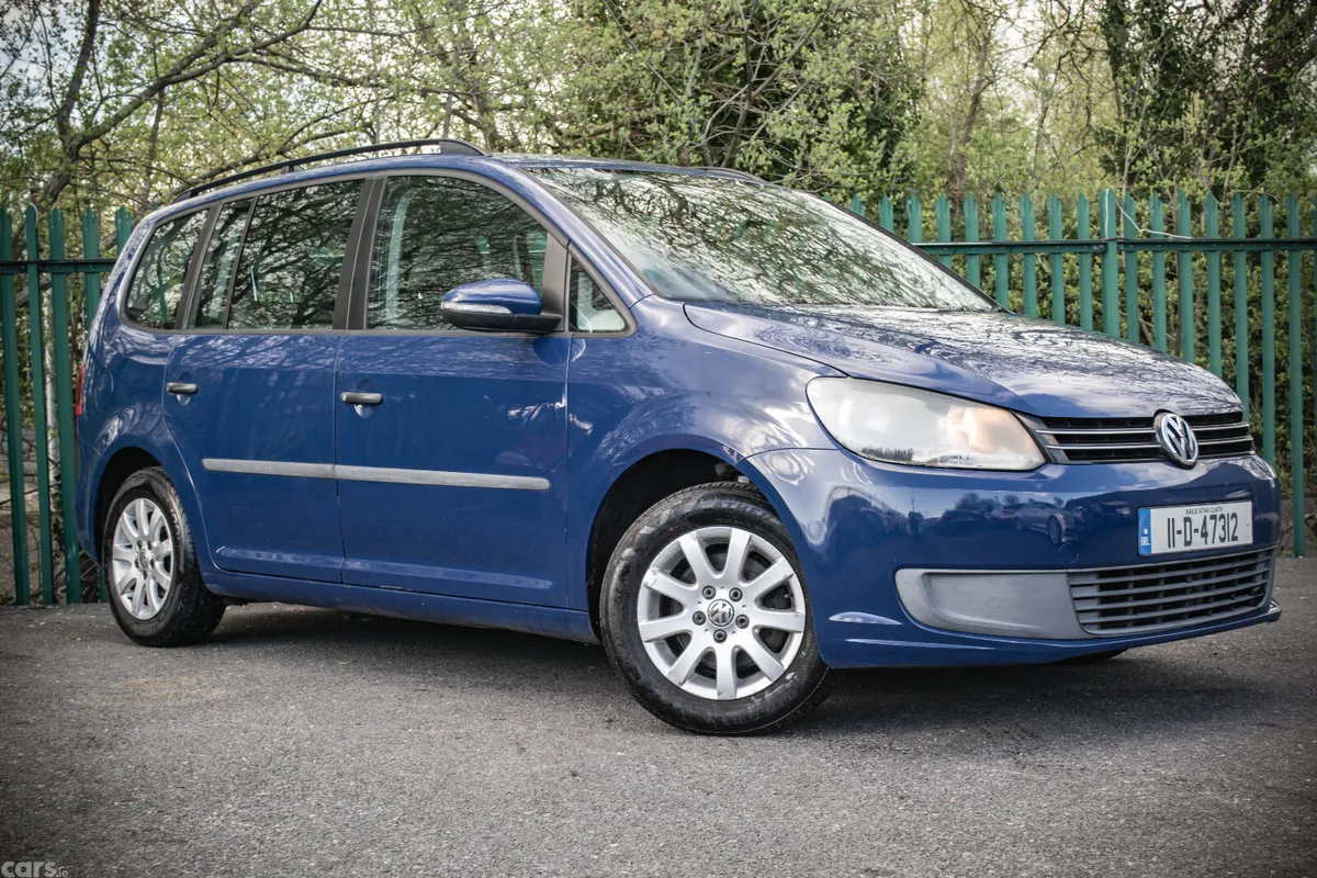 Volkswagen Touran MPV, Diesel, 2011, Blue