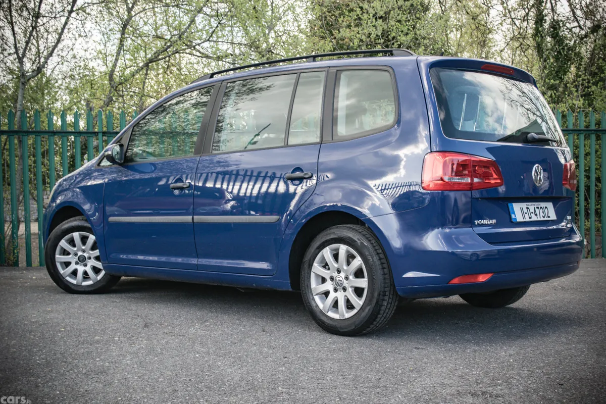 Volkswagen Touran MPV, Diesel, 2011, Blue