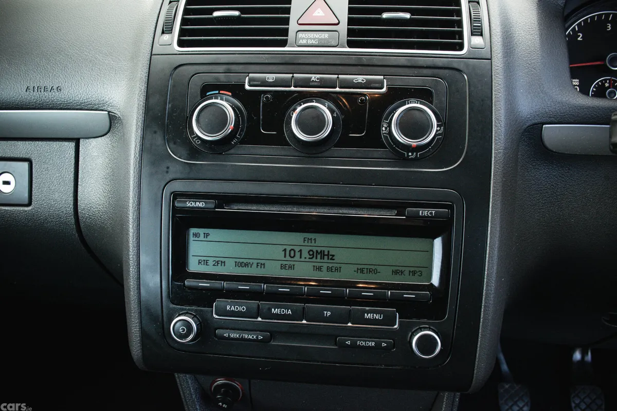 Volkswagen Touran MPV, Diesel, 2011, Blue