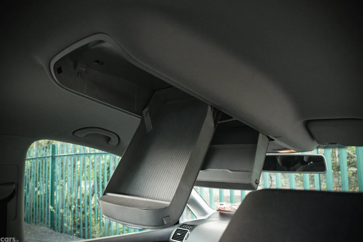 Volkswagen Touran MPV, Diesel, 2011, Blue