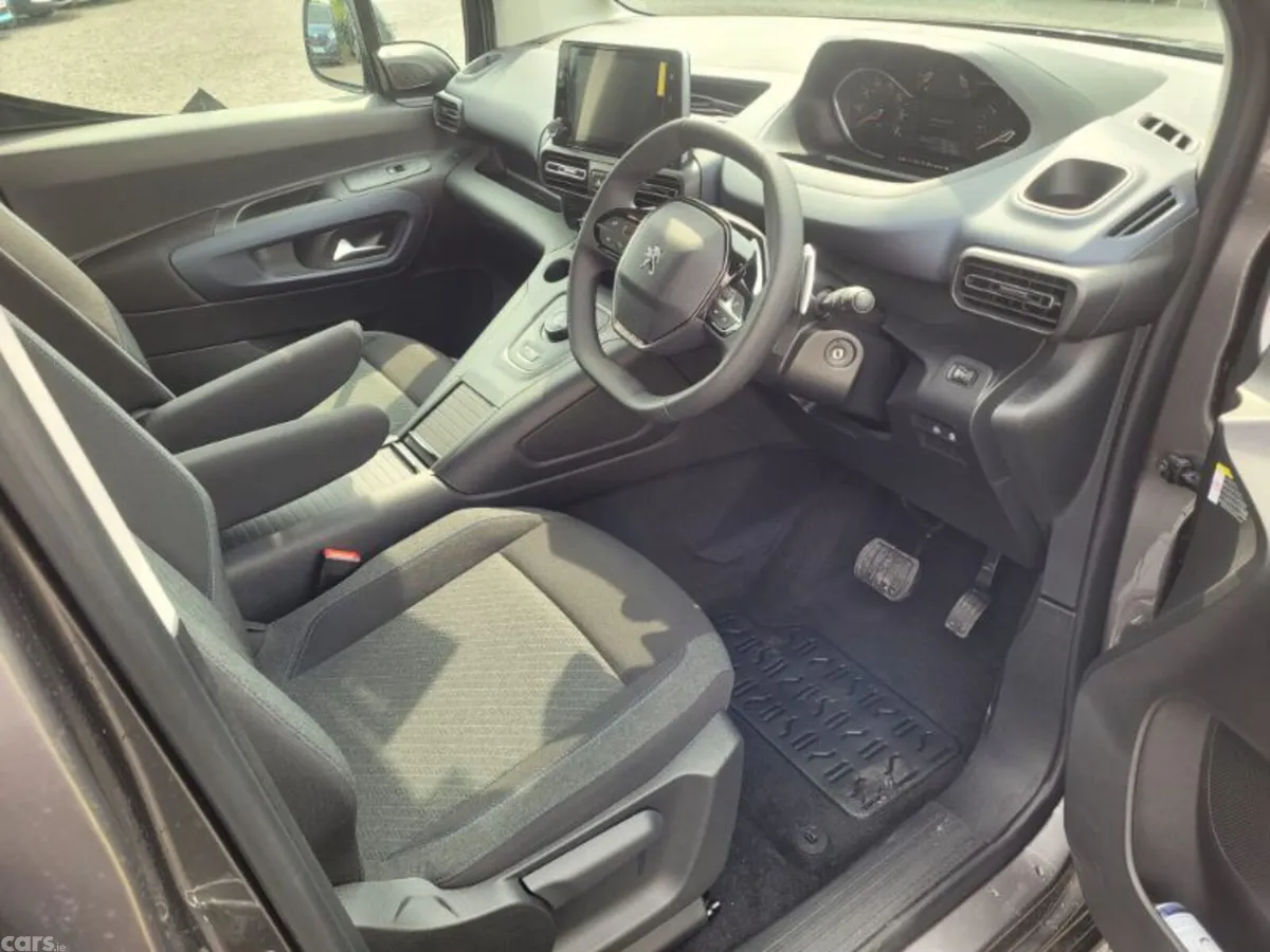 Peugeot Rifter MPV, Diesel, 2023, Grey
