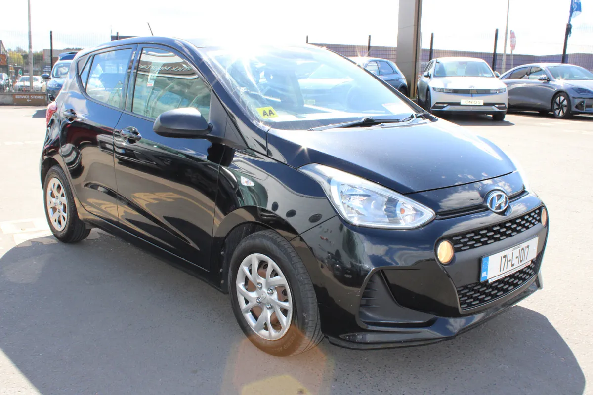 Hyundai i10 Hatchback, Petrol, 2017, Black