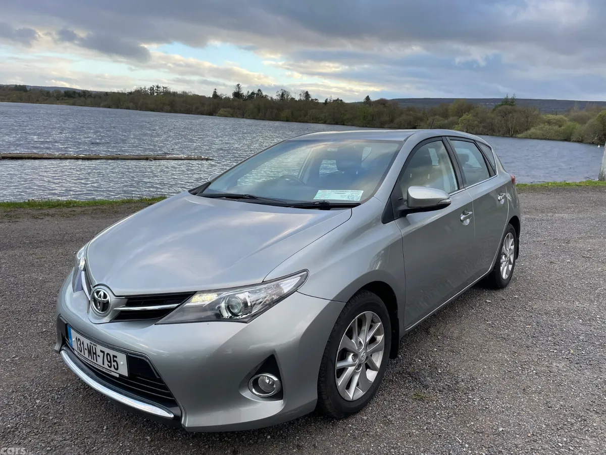 Toyota Auris Hatchback, Diesel, 2013, Grey