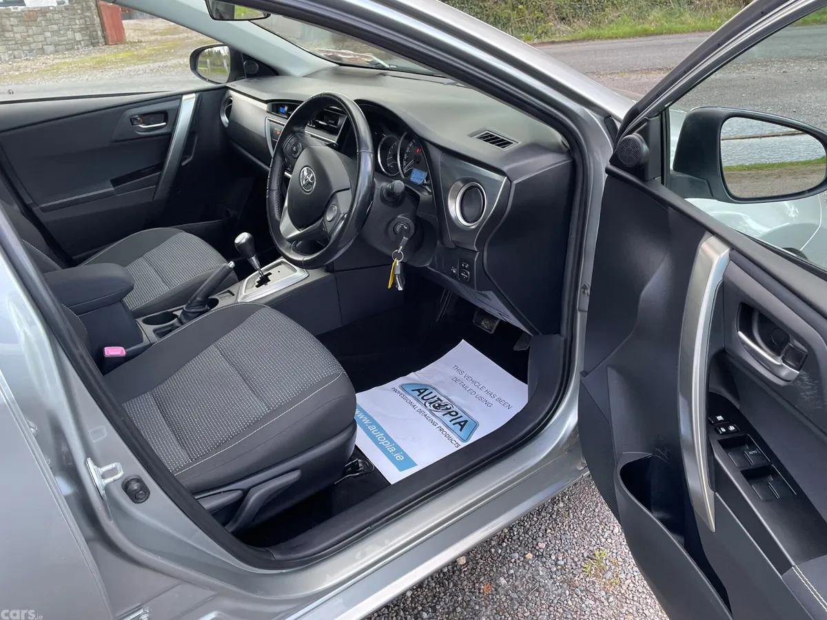 Toyota Auris Hatchback, Diesel, 2013, Grey