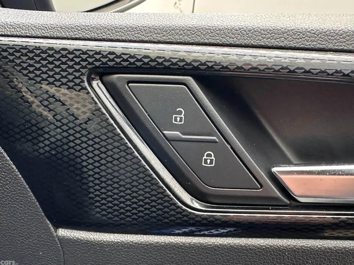 Volkswagen Polo Hatchback, Petrol, 2022, Blue