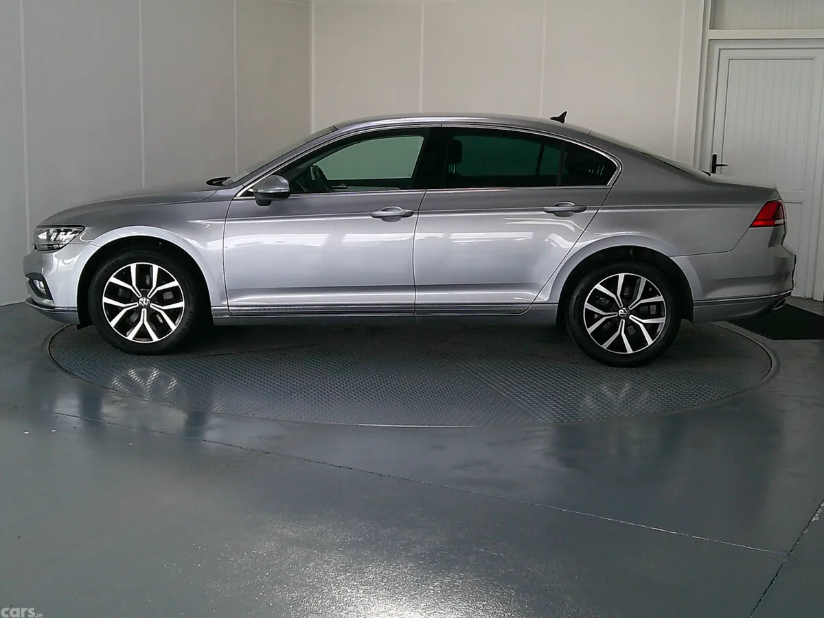 Volkswagen Passat Saloon, Diesel, 2021, Grey