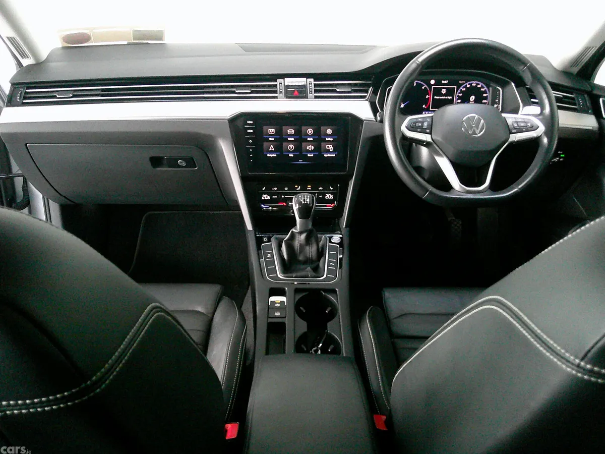 Volkswagen Passat Saloon, Diesel, 2021, Grey
