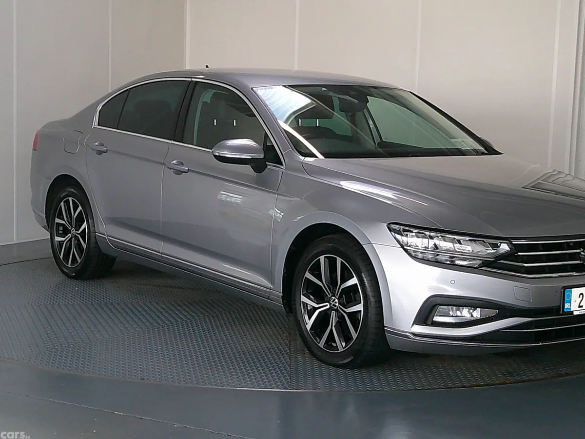 Volkswagen Passat Saloon, Diesel, 2021, Grey