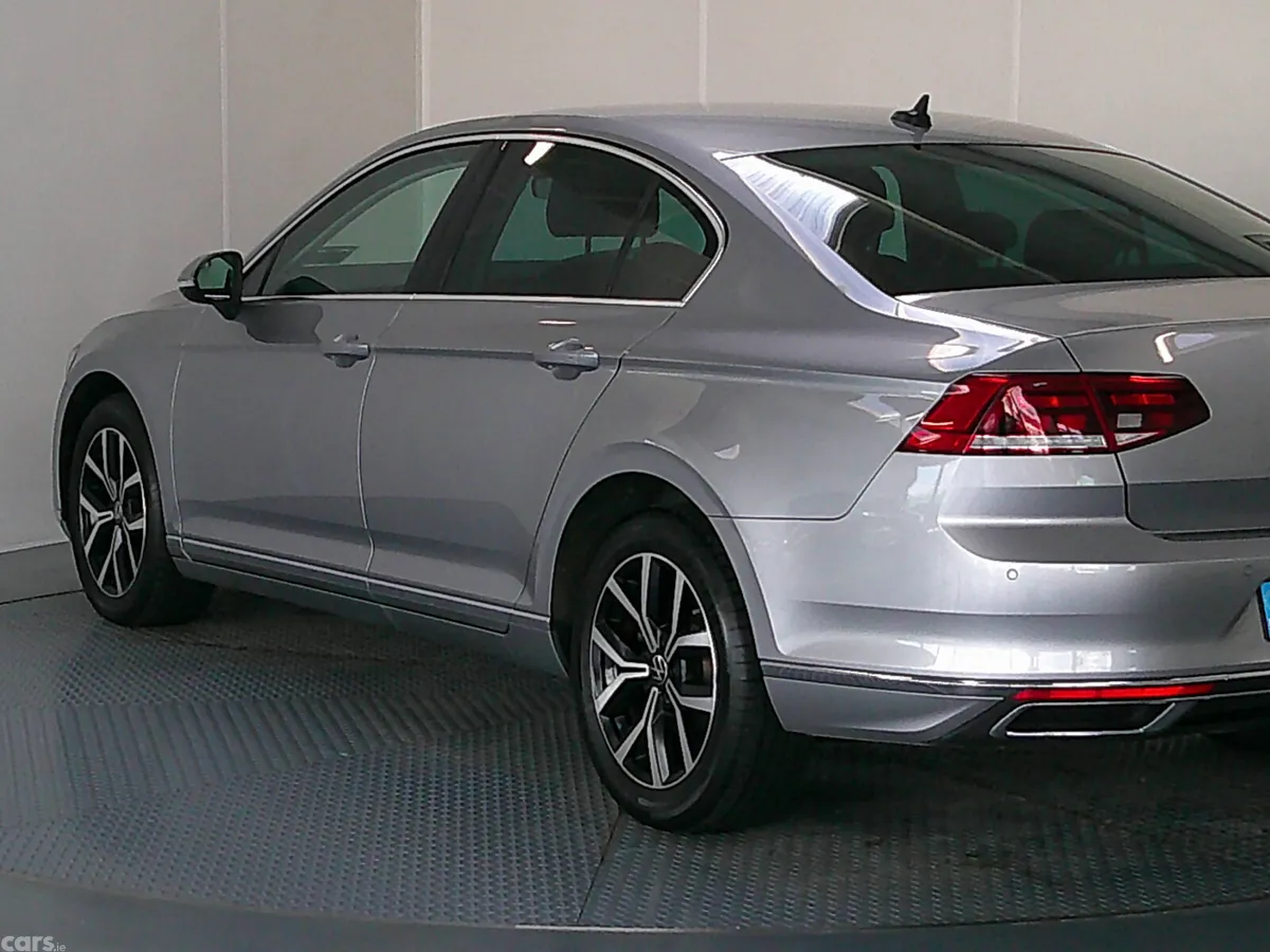 Volkswagen Passat Saloon, Diesel, 2021, Grey