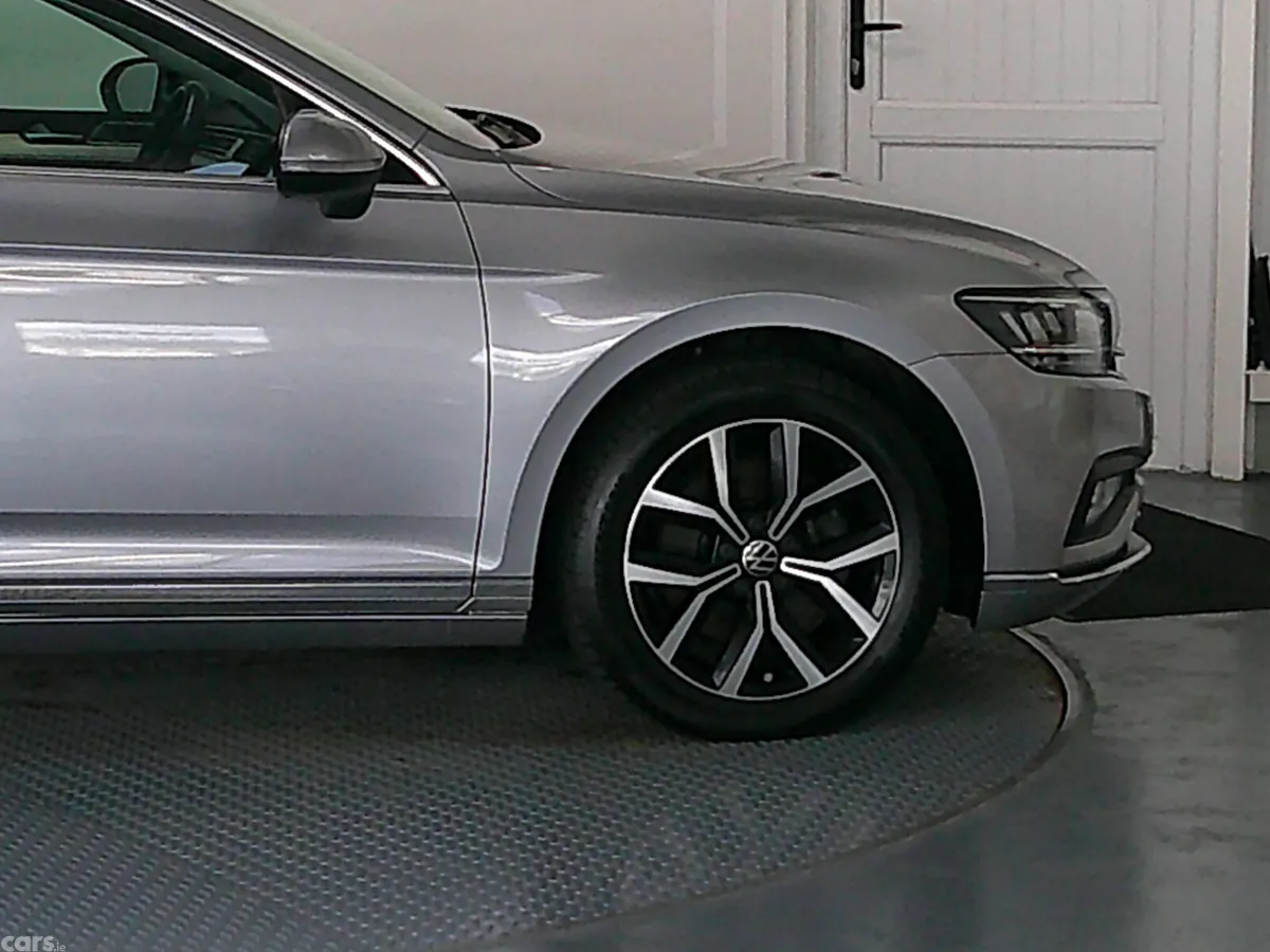 Volkswagen Passat Saloon, Diesel, 2021, Grey
