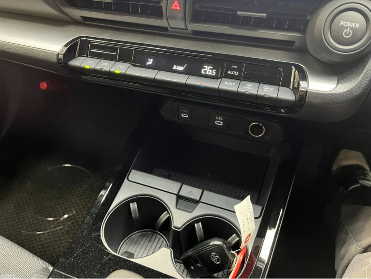 Toyota Prius Estate, Petrol, 2025, Silver