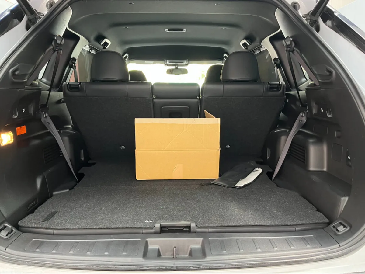 Mitsubishi Outlander SUV, Petrol Plug-in Hybrid, 2024, White