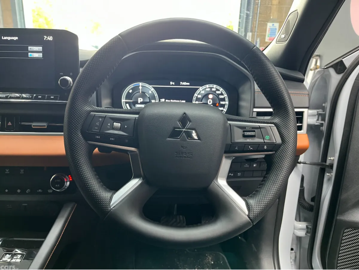 Mitsubishi Outlander SUV, Petrol Plug-in Hybrid, 2024, White