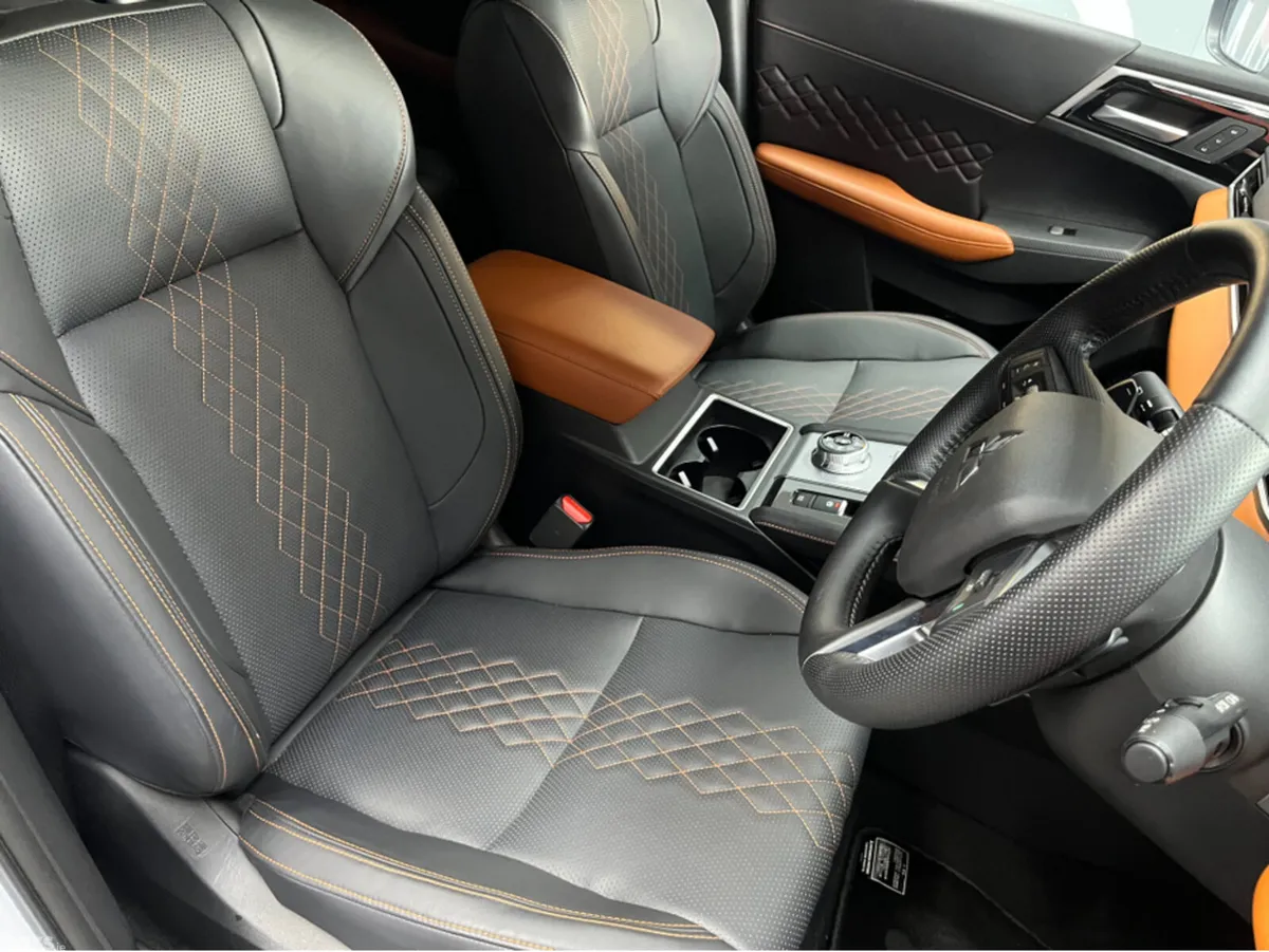 Mitsubishi Outlander SUV, Petrol Plug-in Hybrid, 2024, White