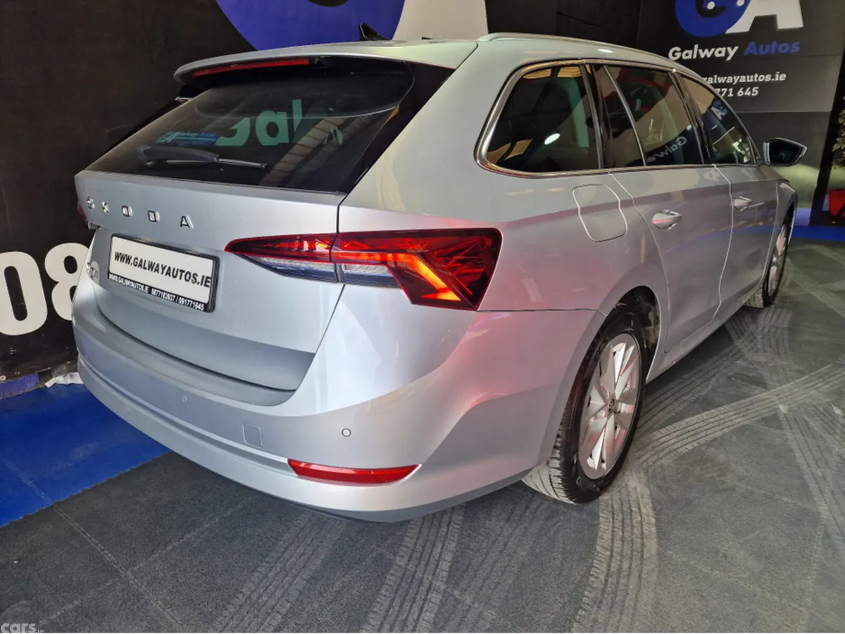 Skoda Octavia Estate, Petrol, 2020, Silver