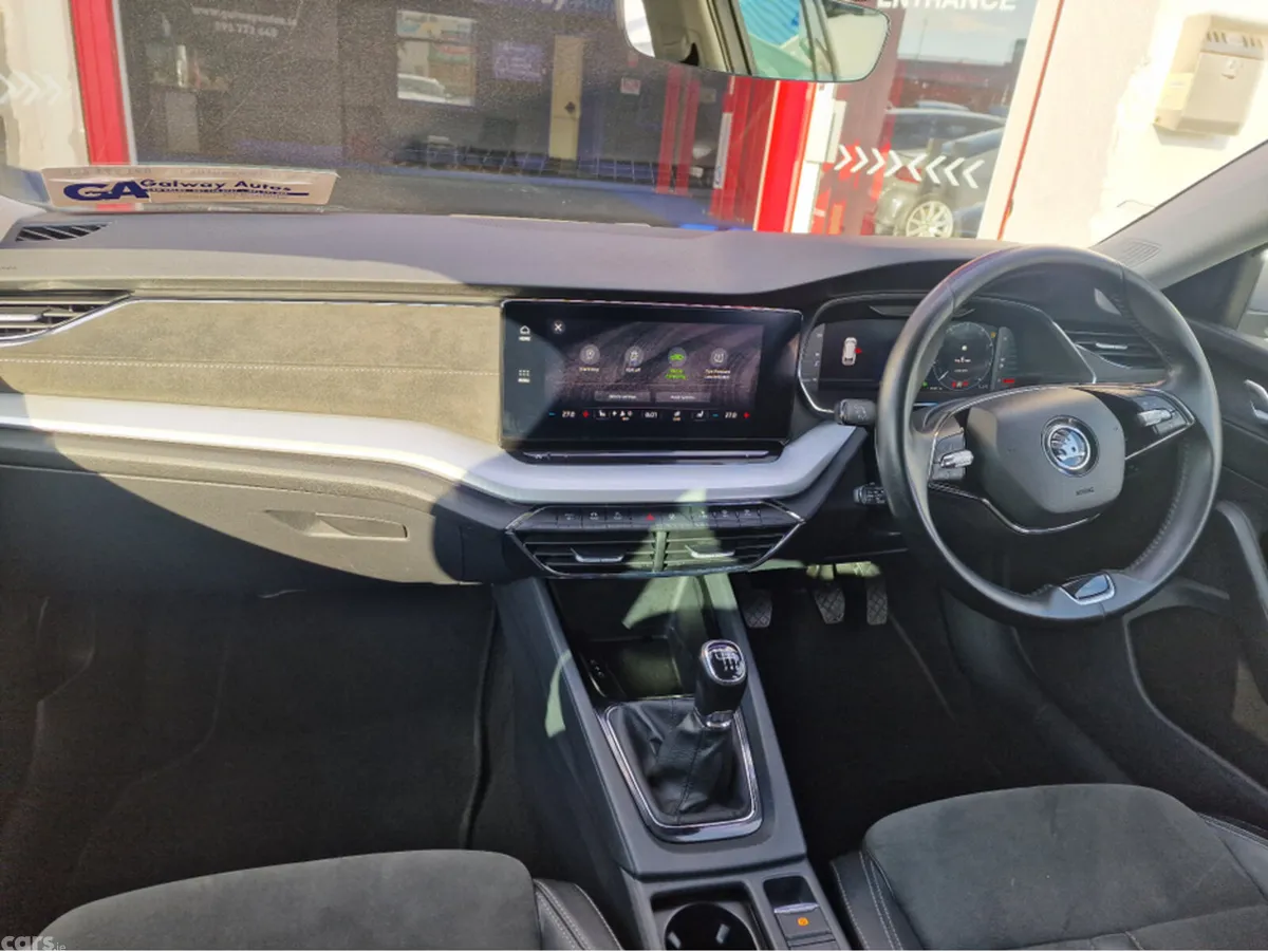 Skoda Octavia Estate, Petrol, 2020, Silver