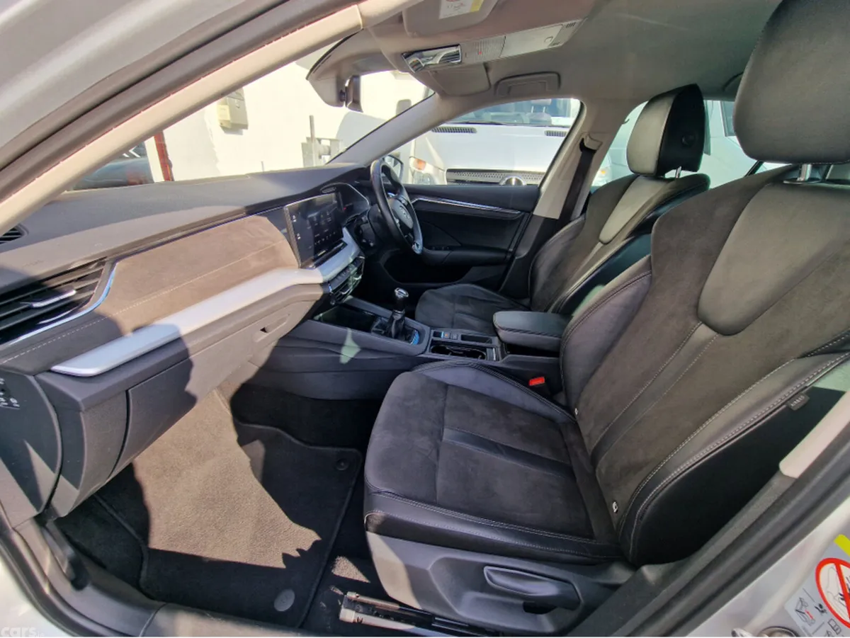 Skoda Octavia Estate, Petrol, 2020, Silver