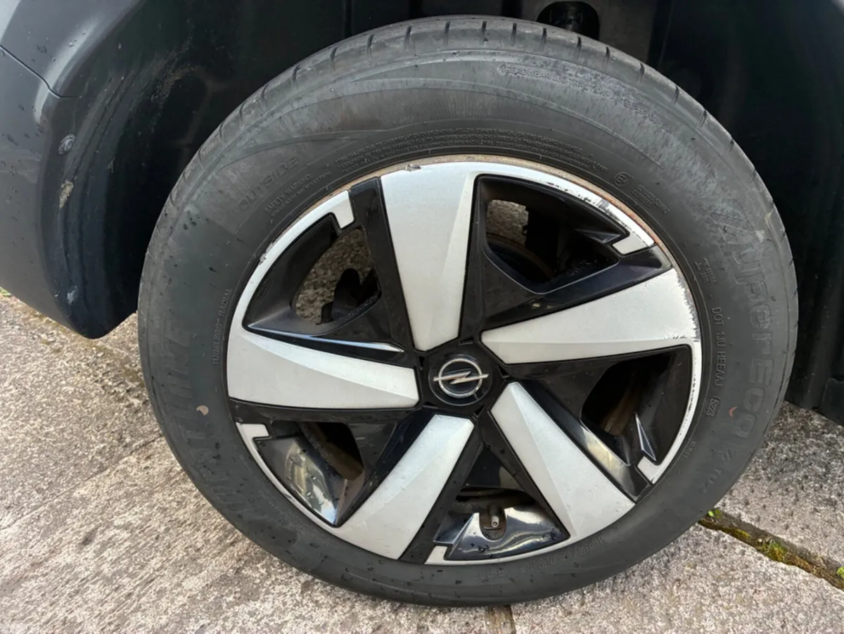 Opel Crossland MPV, Diesel, 2022, White