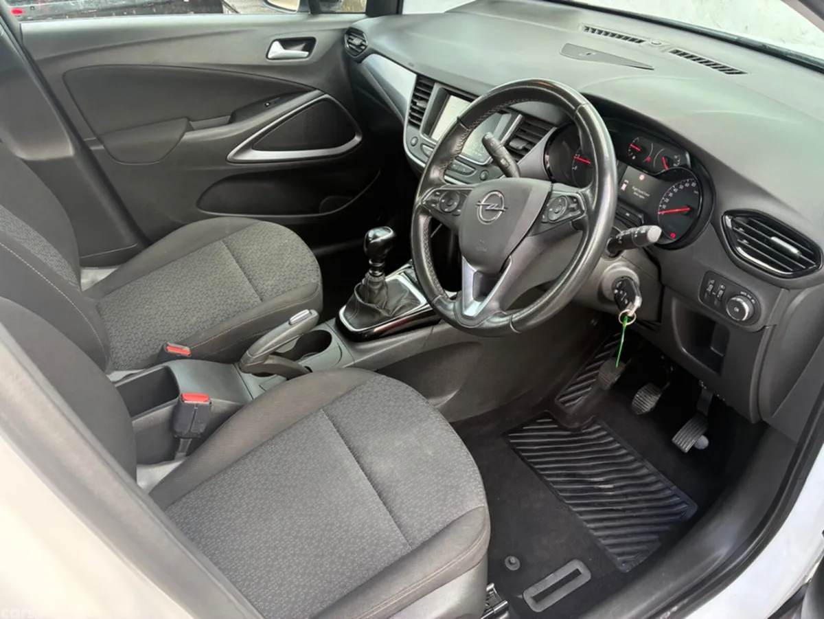 Opel Crossland MPV, Diesel, 2022, White