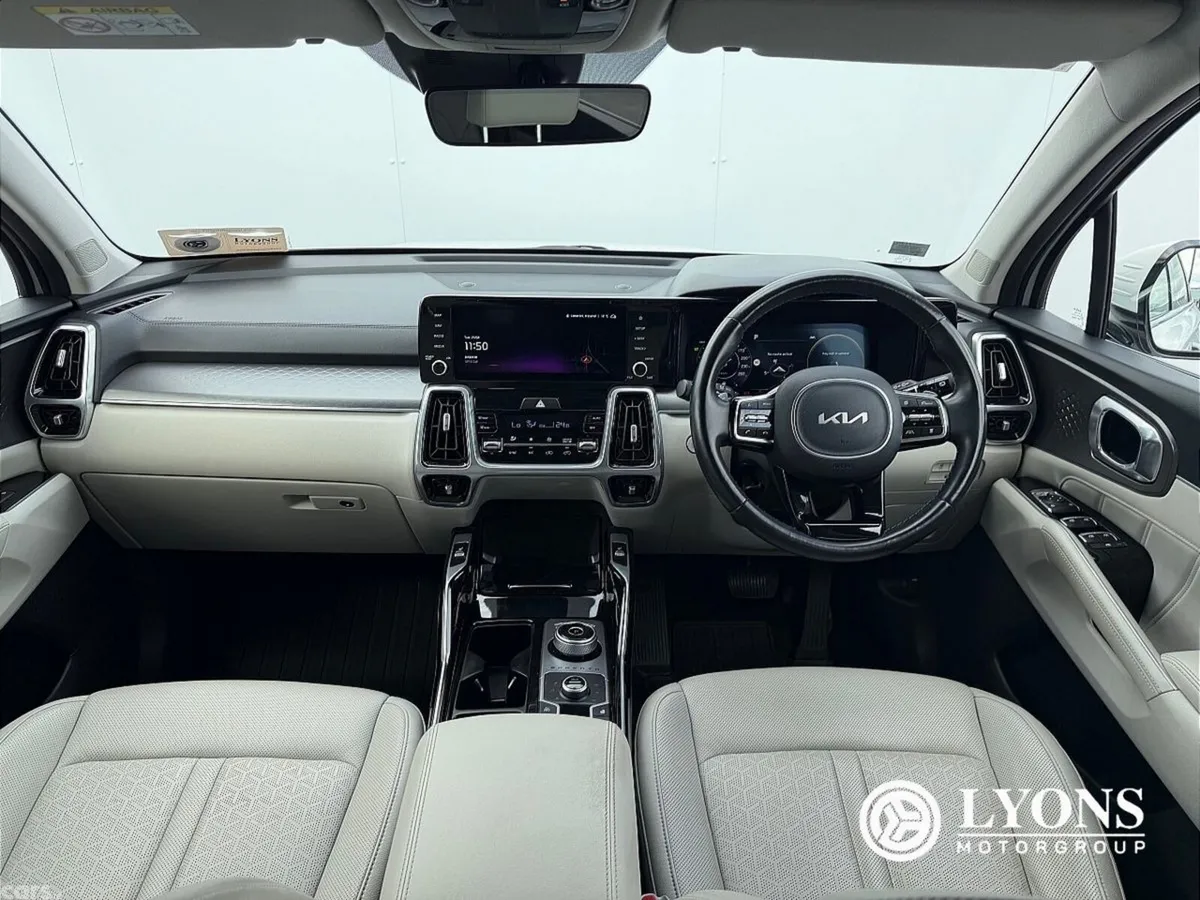 Kia Sorento SUV, Petrol Plug-in Hybrid, 2023, White