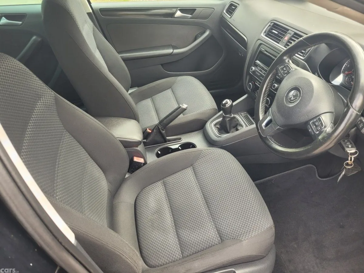 Volkswagen Jetta Saloon, Diesel, 2014, Black