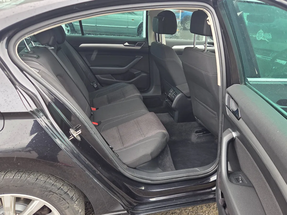Volkswagen Passat Saloon, Diesel, 2017, Black