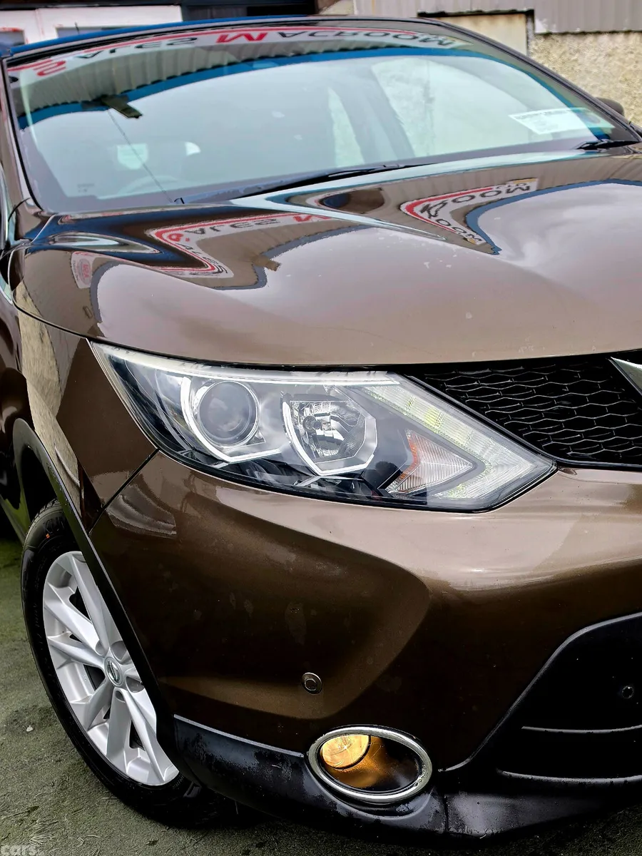 Nissan Qashqai Hatchback, Diesel, 2015, Brown