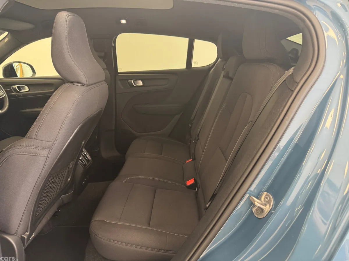 Volvo C40 Estate/Jeep, Electric, 2023, Blue