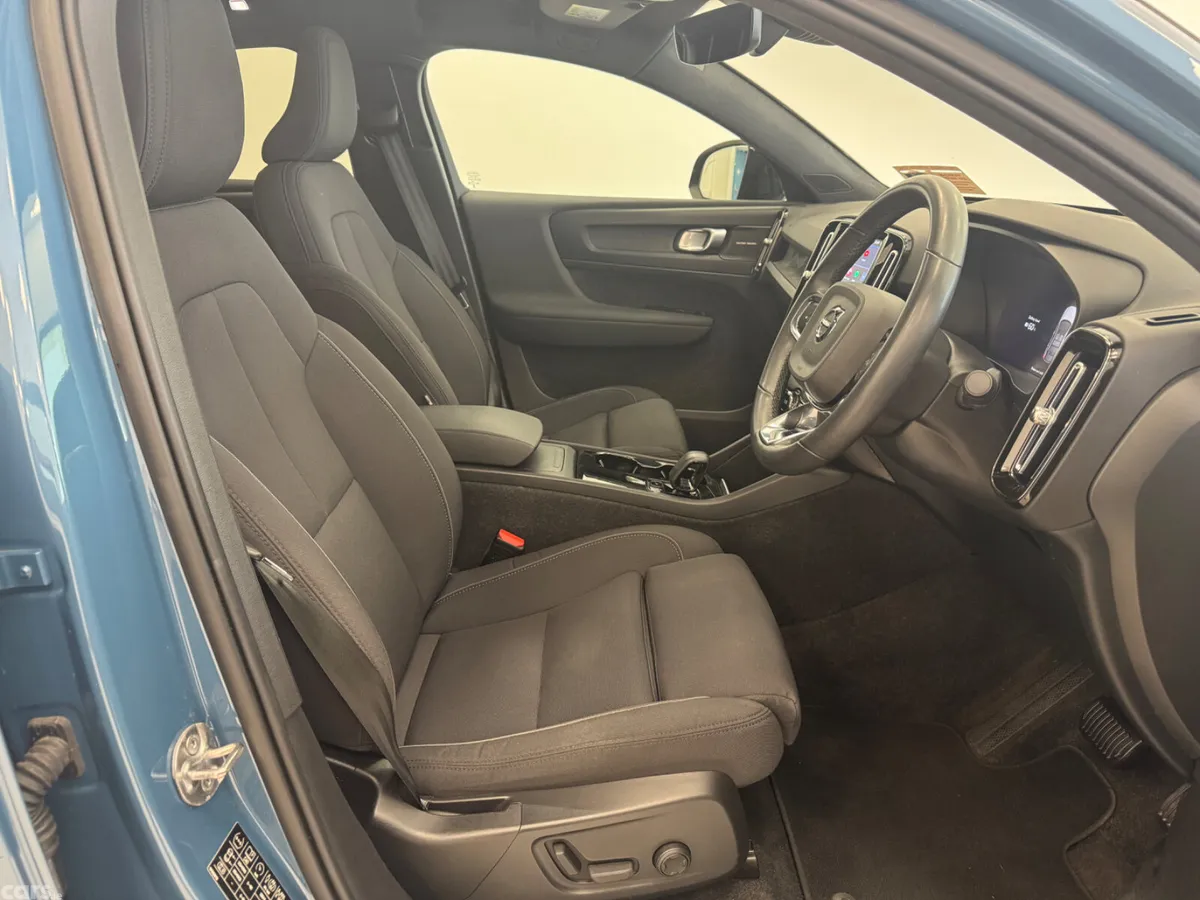 Volvo C40 Estate/Jeep, Electric, 2023, Blue