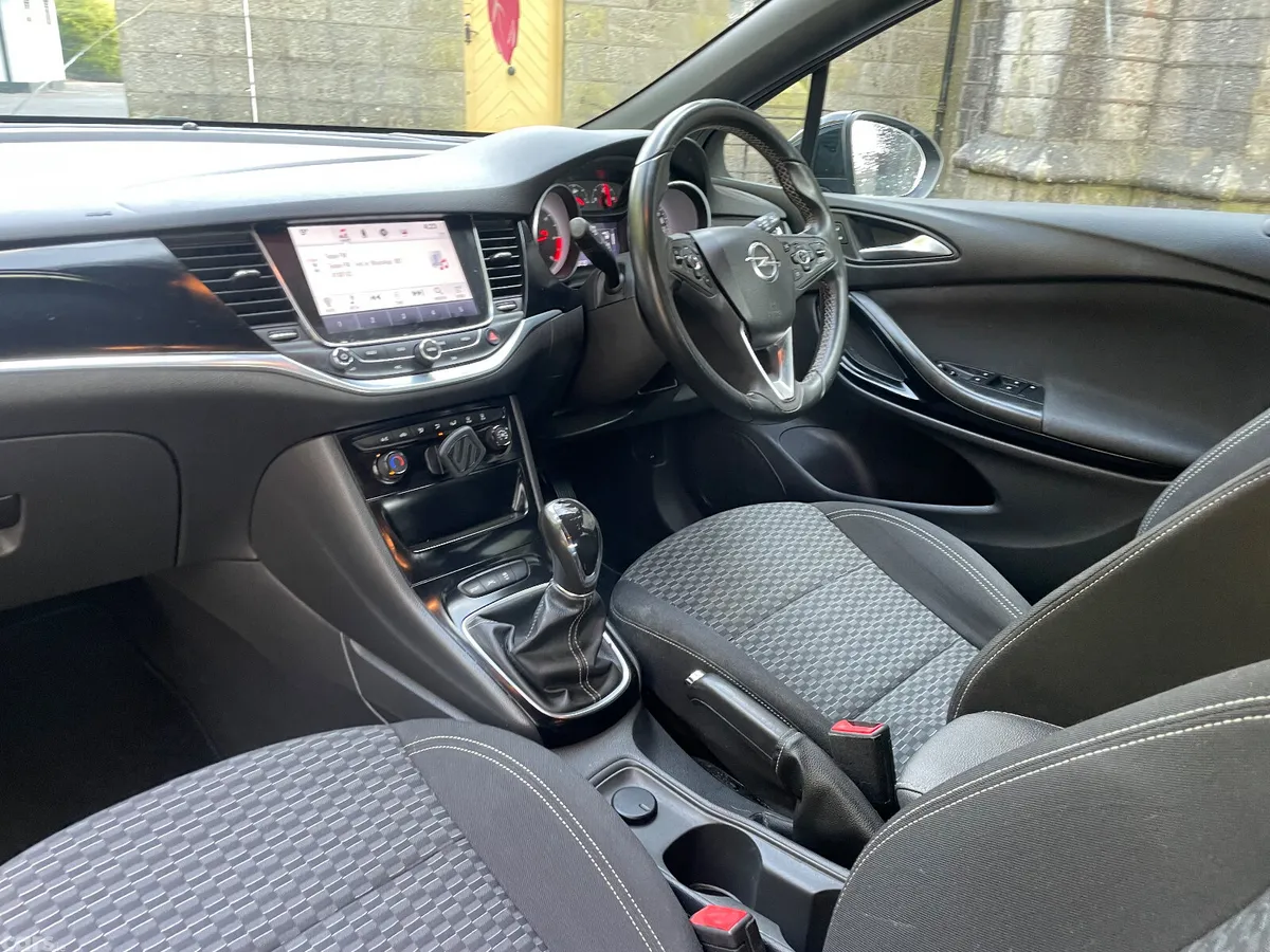 Opel Astra Hatchback, Diesel, 2017, Black