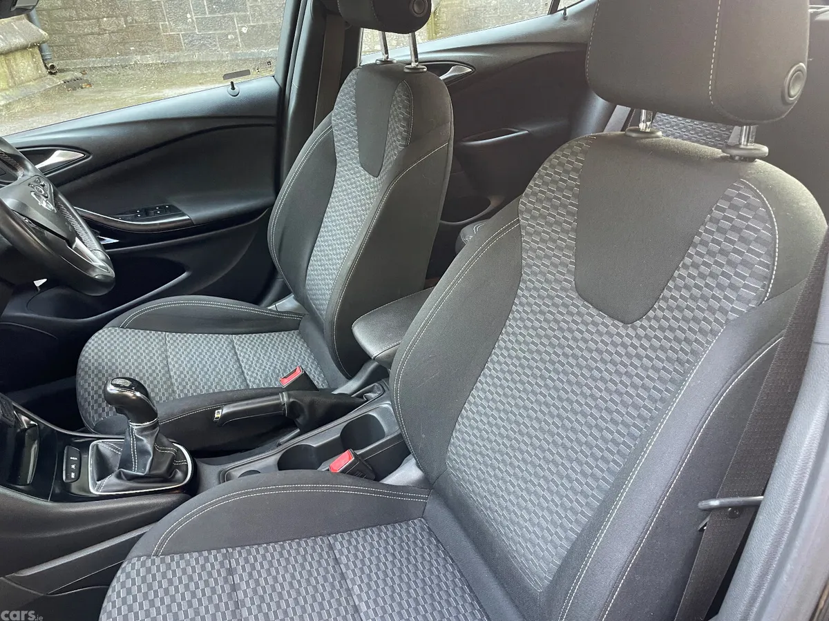 Opel Astra Hatchback, Diesel, 2017, Black