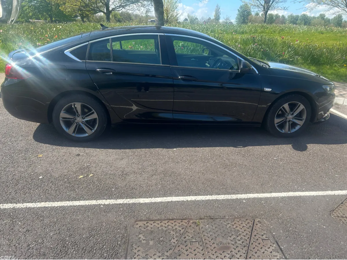 Opel Insignia Hatchback, Diesel, 2019, Black