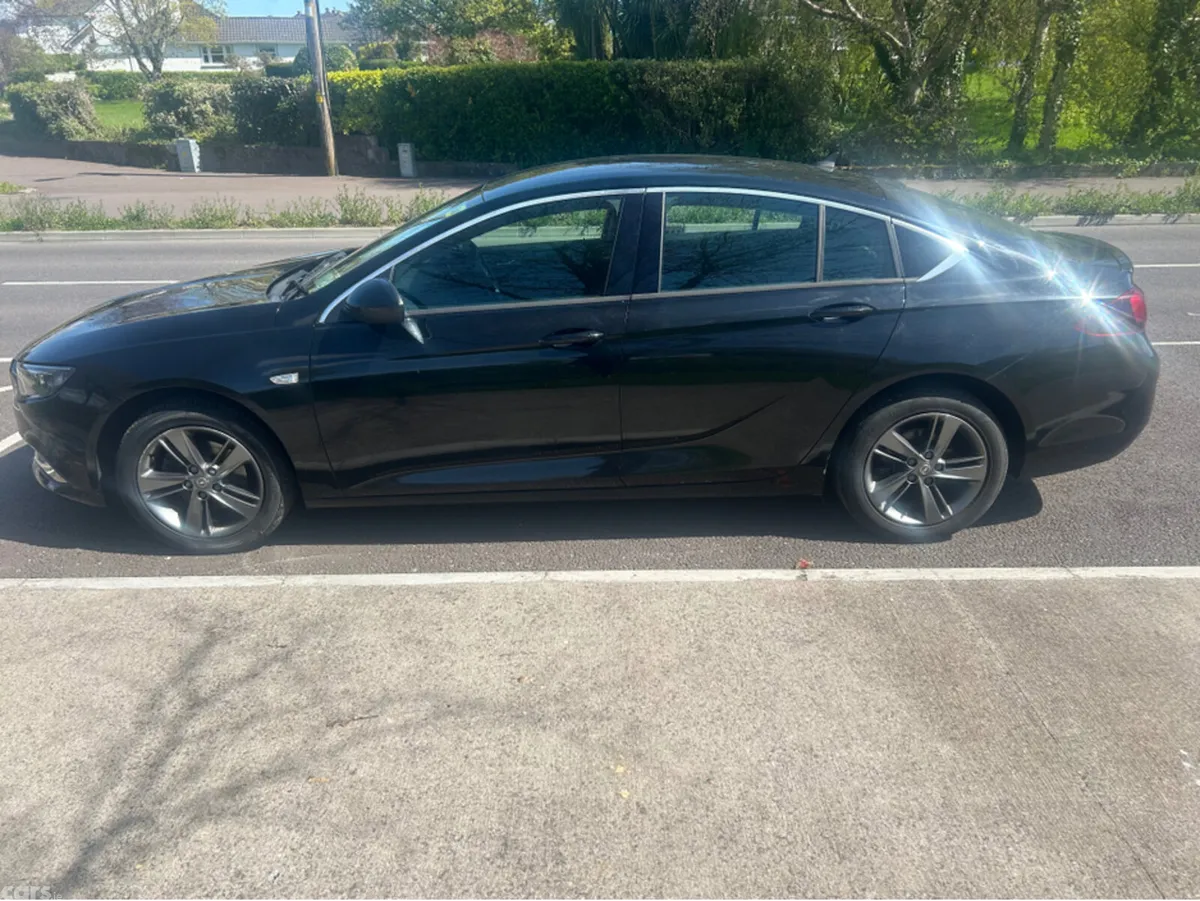 Opel Insignia Hatchback, Diesel, 2019, Black