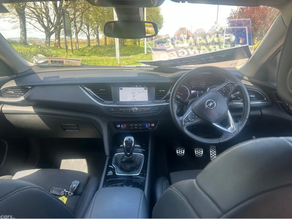 Opel Insignia Hatchback, Diesel, 2019, Black