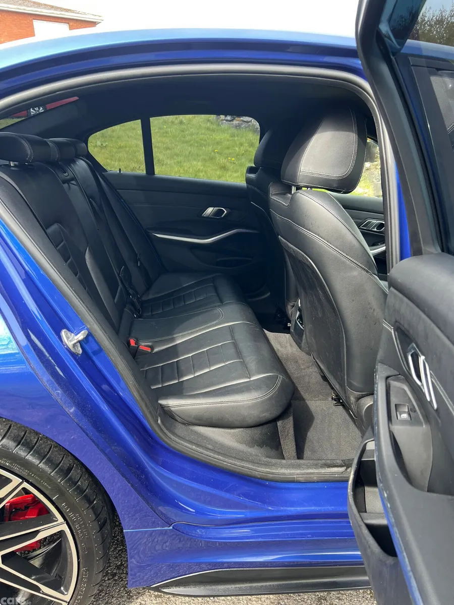 BMW 3-Series Saloon, Diesel, 2019, Blue