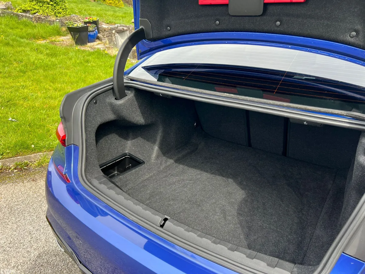 BMW 3-Series Saloon, Diesel, 2019, Blue