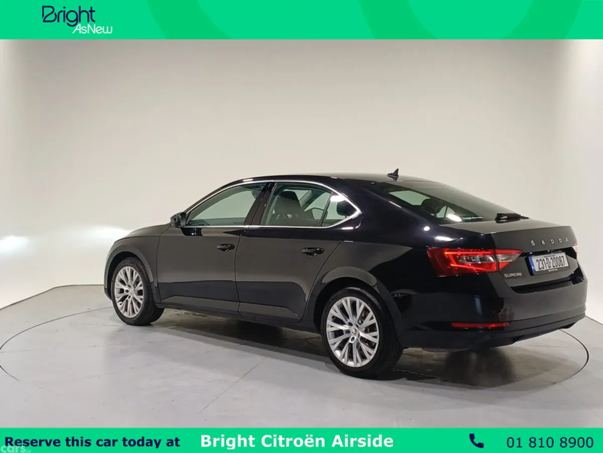 Skoda Superb Hatchback, Petrol, 2023, Black