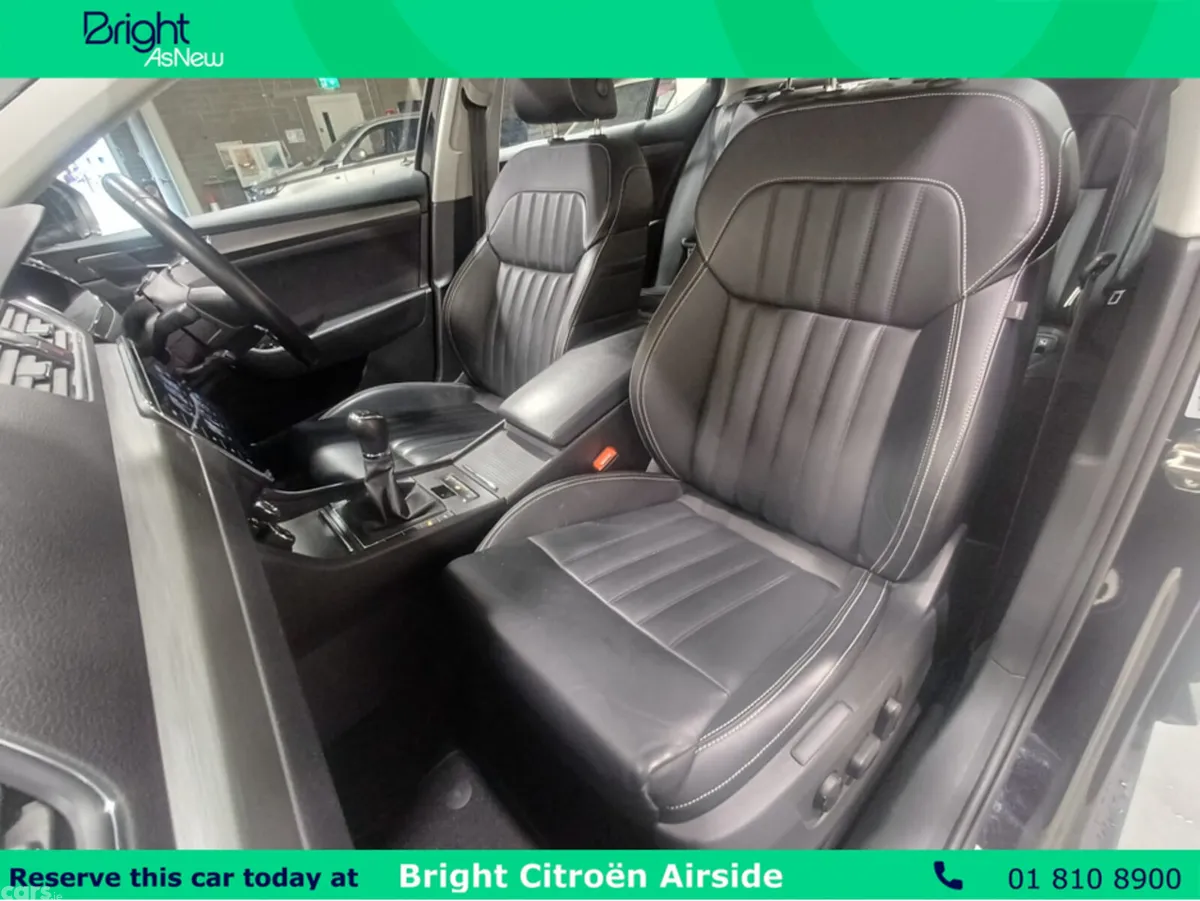 Skoda Superb Hatchback, Petrol, 2023, Black