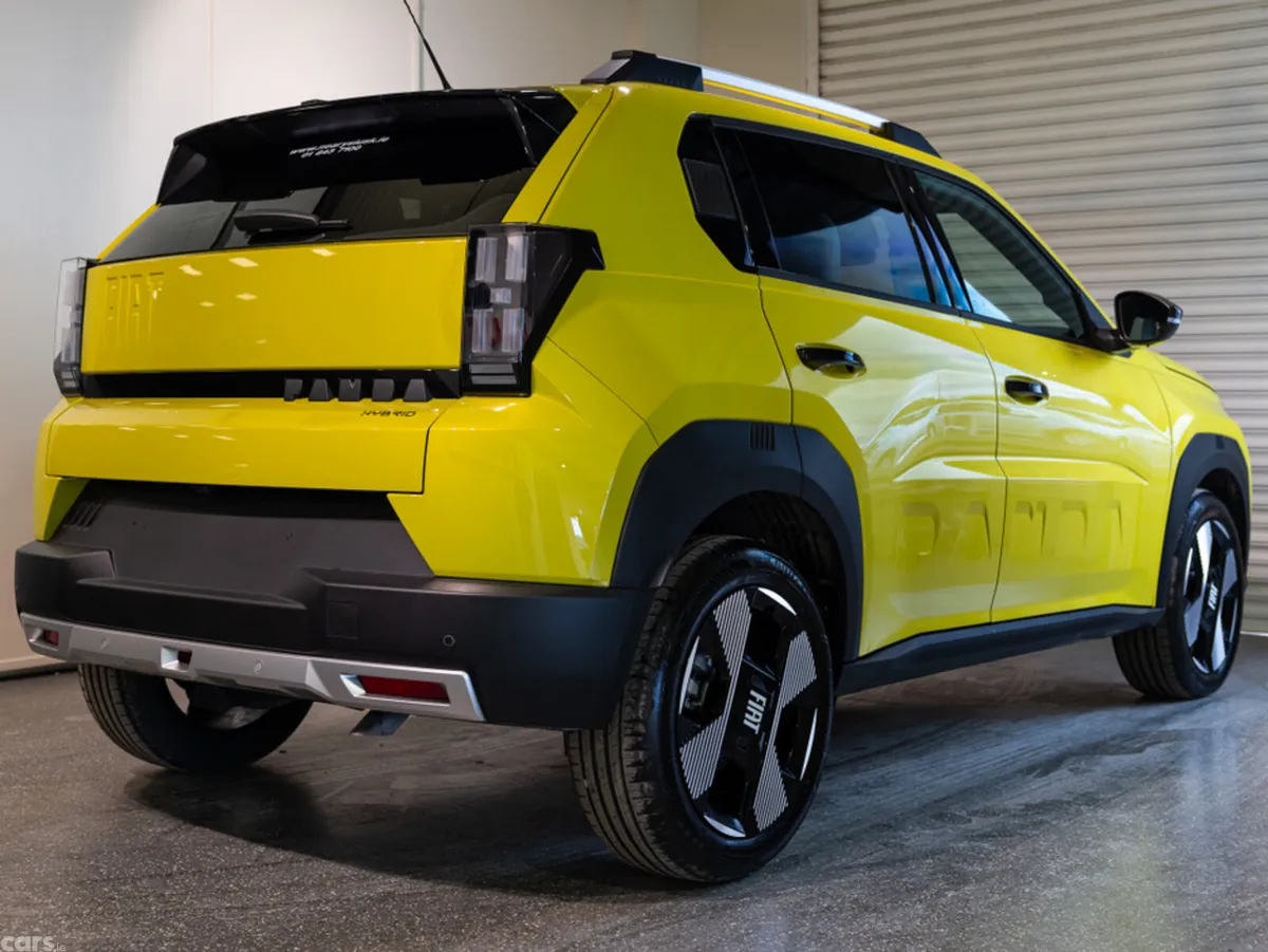Fiat Grande Panda Hatchback, Petrol Hybrid, 2026, Yellow