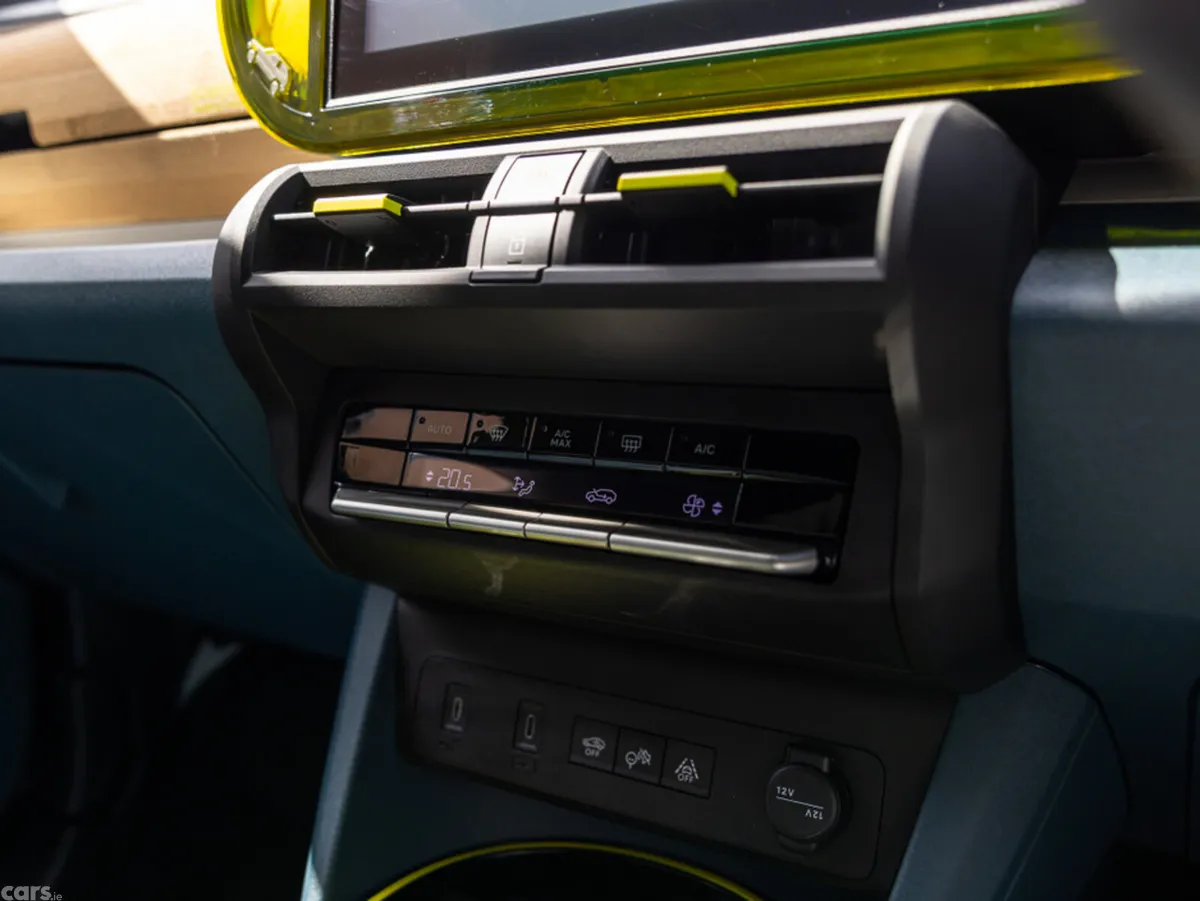 Fiat Grande Panda Hatchback, Petrol Hybrid, 2026, Yellow