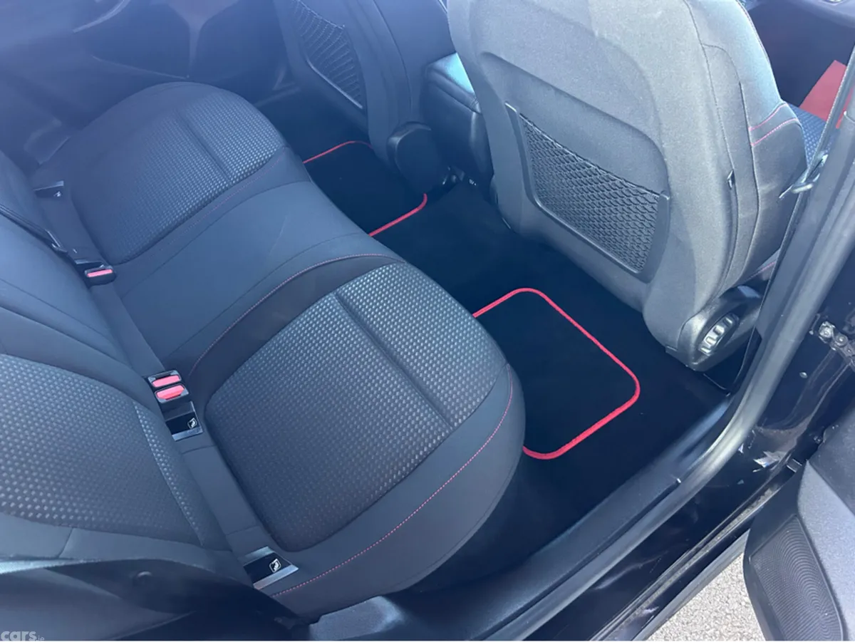 Ford Focus Hatchback, Petrol, 2020, Black