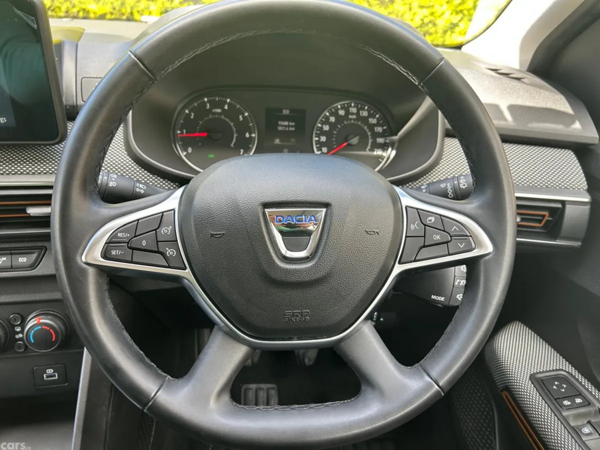 Dacia Sandero Hatchback, Gas, 2021, Orange